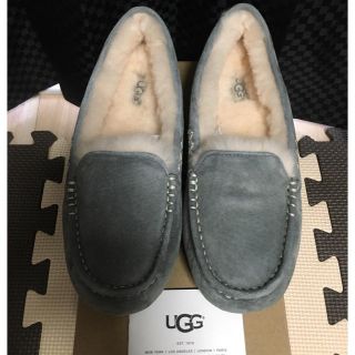 アグ(UGG)の【新品】UGG アンスレー モカシン（ライトグレー:約23㎝）(スリッポン/モカシン)