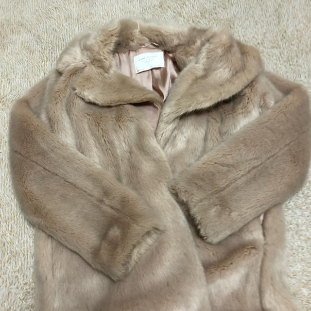 ZARA(ザラ)のZARA ファーコート レディースのジャケット/アウター(毛皮/ファーコート)の商品写真