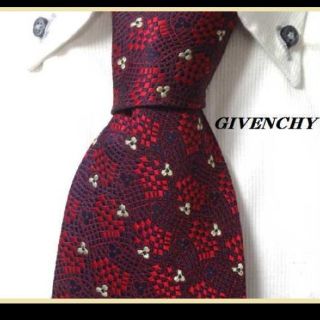 ジバンシィ(GIVENCHY)のほぼ新品★GIVENCHYジバンシィ★総柄高級感シルクネクタイ★エレガント(ネクタイ)