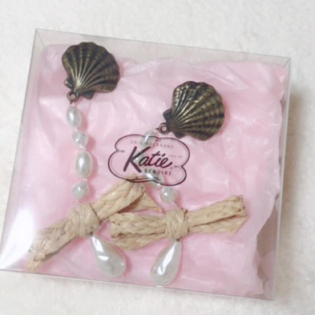 Katie(ケイティー)のKatie🐚シェルイヤリング レディースのアクセサリー(イヤリング)の商品写真