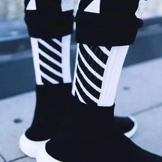 オフホワイト(OFF-WHITE)の【新品未使用】斜めストライプソックス(ソックス)