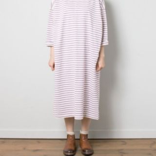 ネストローブ(nest Robe)の美品　ネストローブ　ボーダーストレートワンピース　ベージュ(ロングワンピース/マキシワンピース)