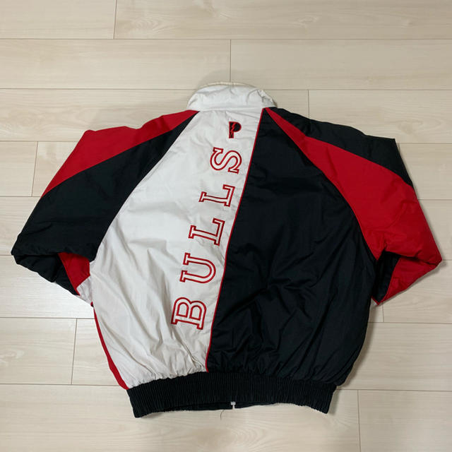 シカゴブルズ アウター bulls nba pro player 【60%OFF】 シカゴブルズアウター その他