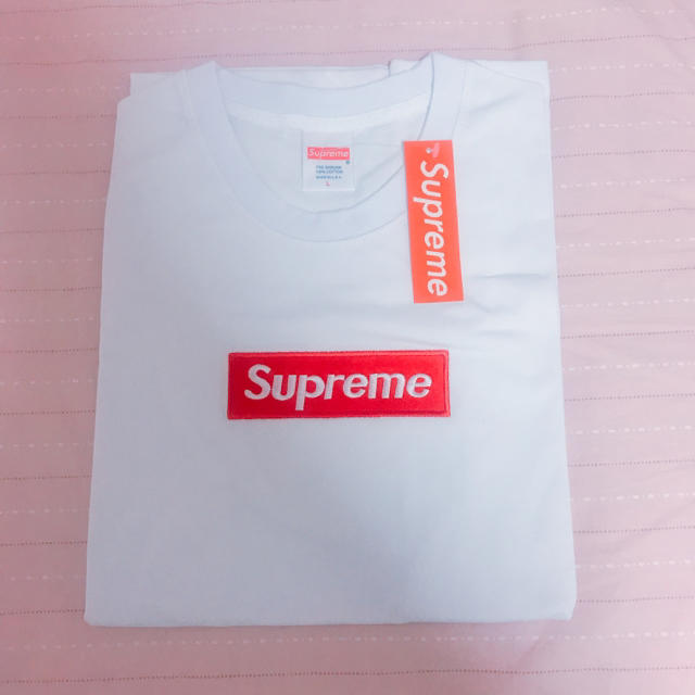 新品タグ付き　supreme Tシャツ