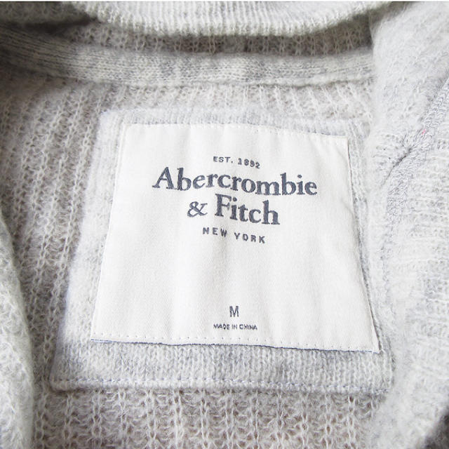 Abercrombie&Fitch(アバクロンビーアンドフィッチ)の美品 Mサイズ アバクロ レディース ニットパーカー カーディガン レディースのトップス(パーカー)の商品写真