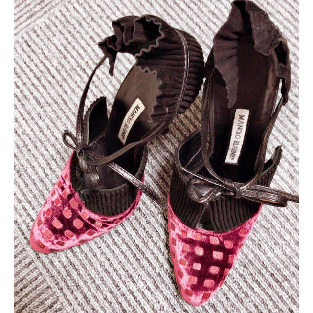 MANOLO BLAHNIK(マノロブラニク)のマノロブラニク 37 レディースの靴/シューズ(ハイヒール/パンプス)の商品写真