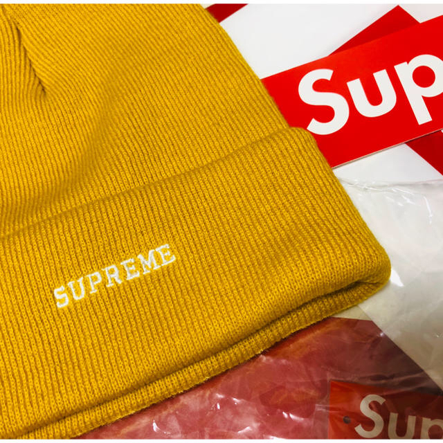 Supreme(シュプリーム)のステッカーショッパー付Supreme®/Nike® Beanie Mustard メンズの帽子(ニット帽/ビーニー)の商品写真