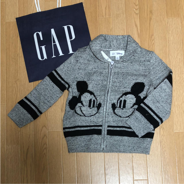 babyGAP(ベビーギャップ)のベビーギャップ ニット カーディガン ミッキー  105センチ キッズ/ベビー/マタニティのキッズ服男の子用(90cm~)(カーディガン)の商品写真