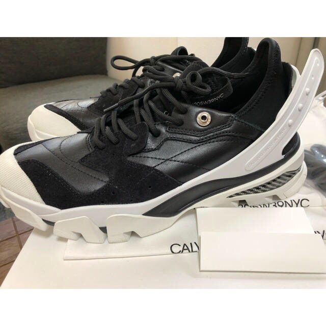 Calvin Klein(カルバンクライン)のCalvin Klein 205w39nyc RAF Simon スニーカー メンズの靴/シューズ(スニーカー)の商品写真