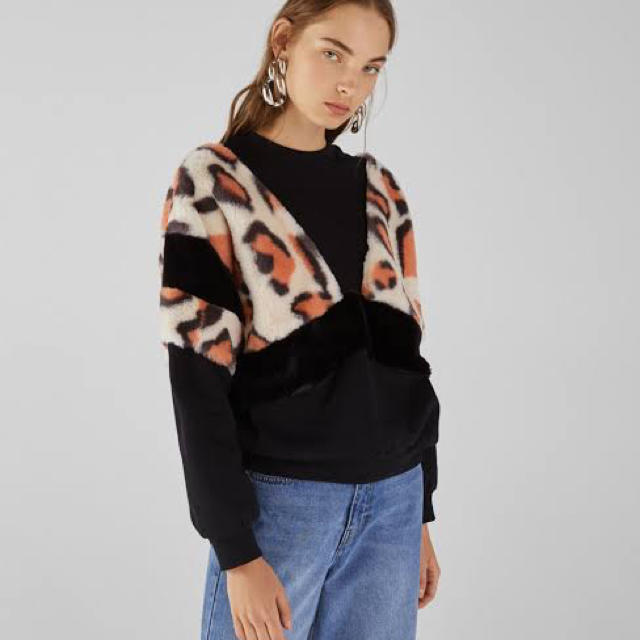 Bershka(ベルシュカ)のBershka スウェット ヒョウ柄 レディースのトップス(トレーナー/スウェット)の商品写真