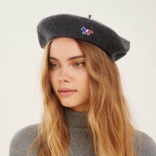 MAISON KITSUNE'(ハンチング/ベレー帽)のフリマアイテム一覧 MAISON KITSUNE'(ハンチング/ベレー帽)のフリマアイテム一覧