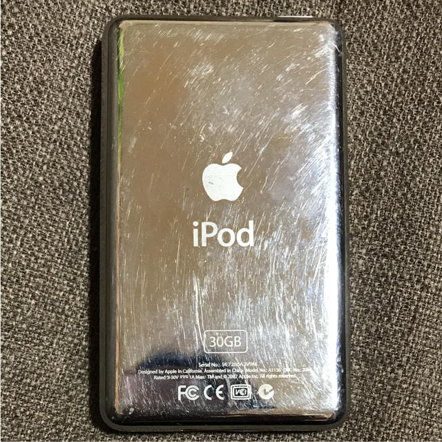 Apple(アップル)のiPod classic 30GB スマホ/家電/カメラのオーディオ機器(ポータブルプレーヤー)の商品写真
