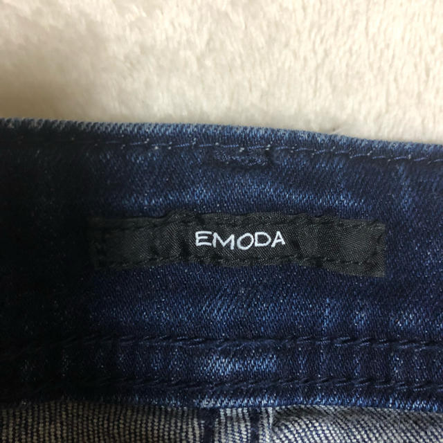 EMODA(エモダ)のEMODAダメージジーンズ レディースのパンツ(デニム/ジーンズ)の商品写真