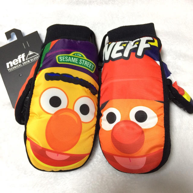 Neff(ネフ)の【新品】 neff デザイン ミトン グローブ スキー スノーボード セサミ スポーツ/アウトドアのスノーボード(アクセサリー)の商品写真