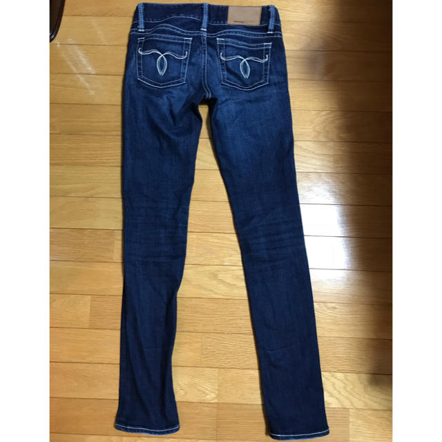 moussy(マウジー)のmoussy powder denim 25インチ レディースのパンツ(デニム/ジーンズ)の商品写真