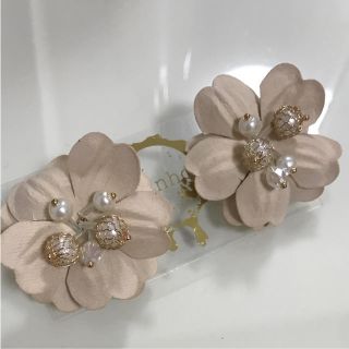 ドレセンス ビッグ フラワー ピアス 新品(ピアス)