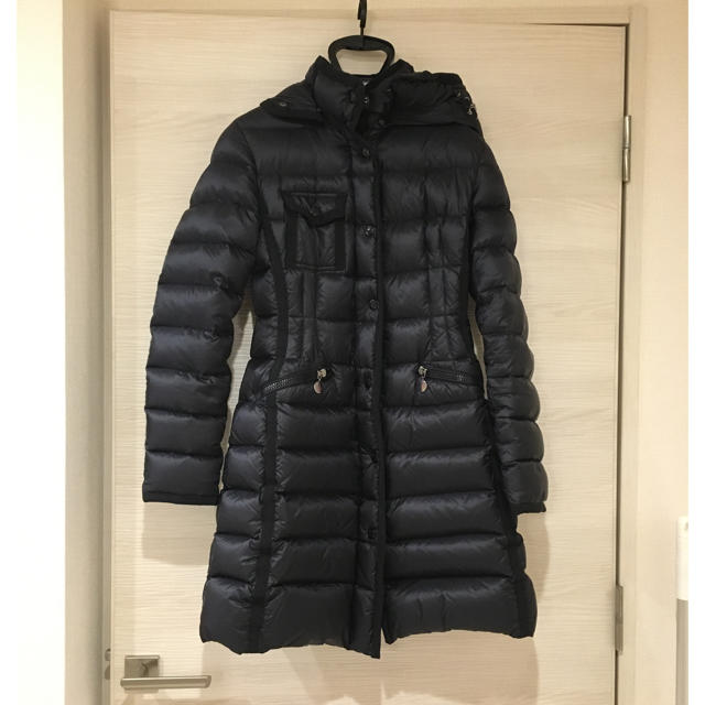 MONCLER(モンクレール)の【美品】モンクレール  エルミンヌ  00  ブラック レディースのジャケット/アウター(ダウンコート)の商品写真