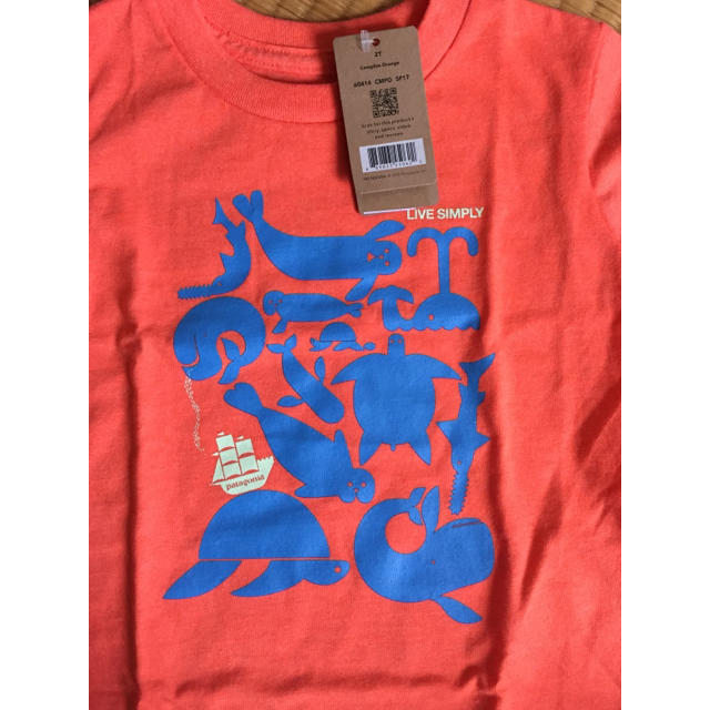 patagonia(パタゴニア)の新品！未使用！タグ付き パタゴニア ベビー Tシャツ 2T オレンジ キッズ/ベビー/マタニティのキッズ服男の子用(90cm~)(Tシャツ/カットソー)の商品写真