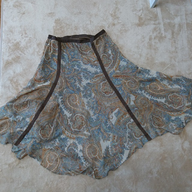 ZARA(ザラ)のzara スカート レディースのスカート(ひざ丈スカート)の商品写真