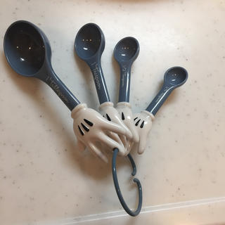 ディズニー(Disney)のミッキーの手 計量スプーン(調理道具/製菓道具)