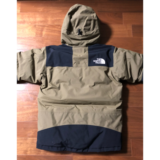 THE NORTH FACE(ザノースフェイス)のノースフェイス マウンテンダウンジャケット ビーチグリーン S メンズのジャケット/アウター(ダウンジャケット)の商品写真