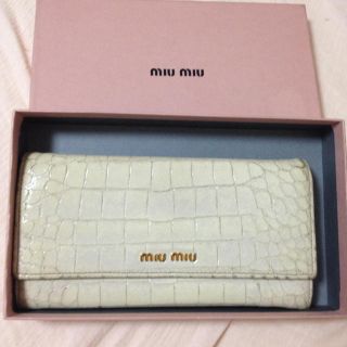 ミュウミュウ(MIU MIU)のmiumiu長財布(財布)