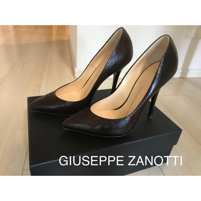 Giuseppe Zanotti Design(ジュゼッペザノッティデザイン)のお値下げ！ GIUSEPPE ZANOTTI パンプス美品☆ サイズ38 レディースの靴/シューズ(ハイヒール/パンプス)の商品写真