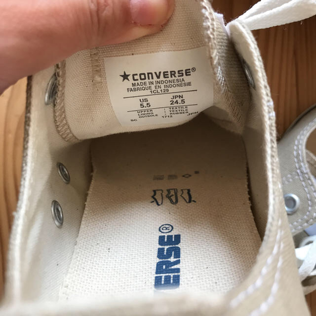 CONVERSE(コンバース)の最終値下げ 大人気！新品未使用 ベージュ コンバース 24.5  レディースの靴/シューズ(スニーカー)の商品写真