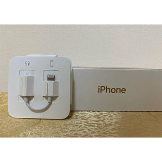 アップル(Apple)の新品未使用 ♡iPhoneイヤホン 変換アダプタ♡(ストラップ/イヤホンジャック)