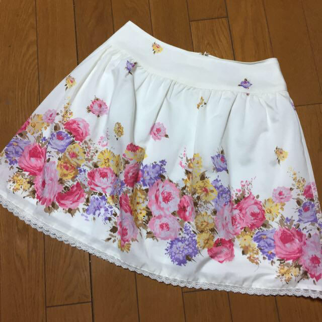 MISCH MASCH(ミッシュマッシュ)のミッシュマッシュ♡花柄スカート レディースのスカート(ミニスカート)の商品写真