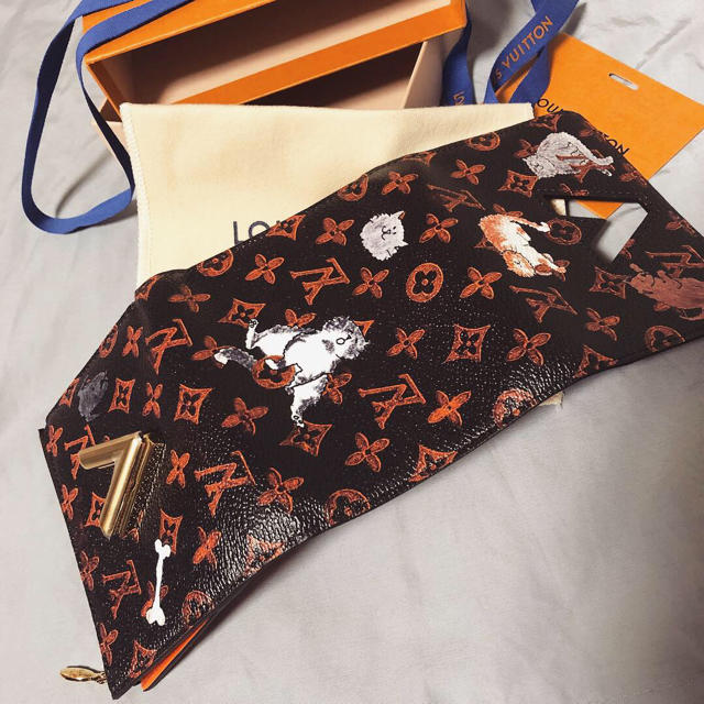 LOUIS VUITTON(ルイヴィトン)のLV♥️グレース コディントン 新作  ツイスト レディースのファッション小物(財布)の商品写真