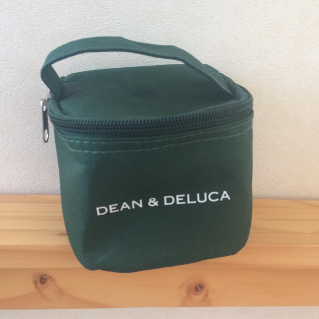 DEAN & DELUCA(ディーンアンドデルーカ)のDEAN &DELUCA 保冷ポーチ インテリア/住まい/日用品のキッチン/食器(弁当用品)の商品写真