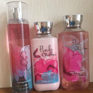 バスアンドボディーワークス(Bath & Body Works)のbath＆body works pink chiffon(ボディローション/ミルク)