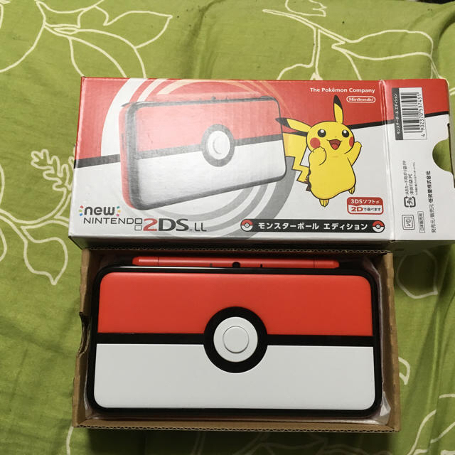 ニンテンドー2DS(ニンテンドー2DS)の任天堂 2dsll モンスターボール エディション エンタメ/ホビーのゲームソフト/ゲーム機本体(家庭用ゲーム機本体)の商品写真