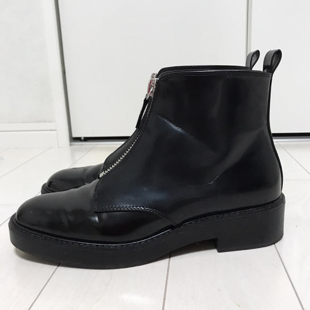 ZARA(ザラ)のZARA 黒ショートブーツ レディースの靴/シューズ(ブーティ)の商品写真