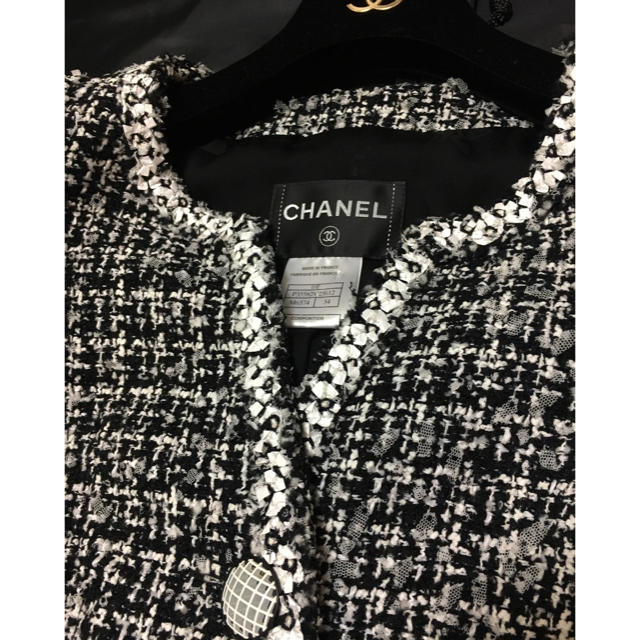 CHANEL(シャネル)の❤️5%オフクーポン 28万❤️シャネル  スーツ 超美品 34 確認用 レディースのフォーマル/ドレス(スーツ)の商品写真