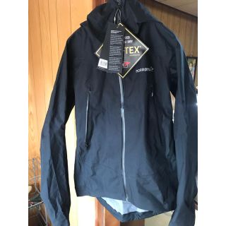 アークテリクス(ARC'TERYX)の【新品】ノローナ フォルケティン ジャケット norrona (マウンテンパーカー)