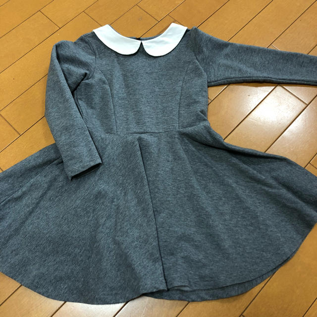 グレーワンピース キッズ/ベビー/マタニティのキッズ服女の子用(90cm~)(ワンピース)の商品写真