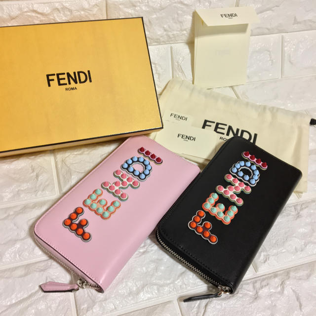 最終値下げ FENDI 正規品 長財布 マルチカラースタッズ FENDI♡新品 - 財布