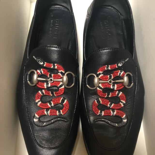 Gucci - gucci スネーク付き ローファー 正規品の通販 by gmtm｜グッチ