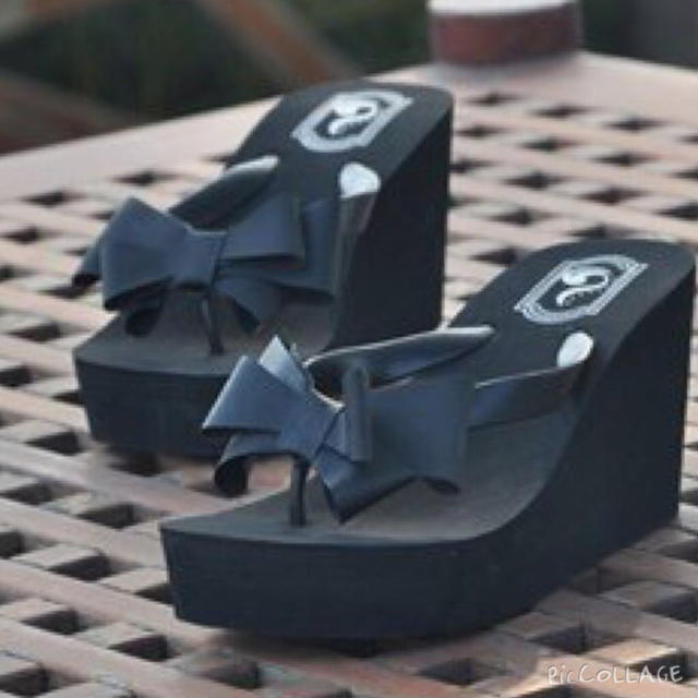 新品☆厚底リボンビーチサンダル黒ブラック レディースの靴/シューズ(サンダル)の商品写真