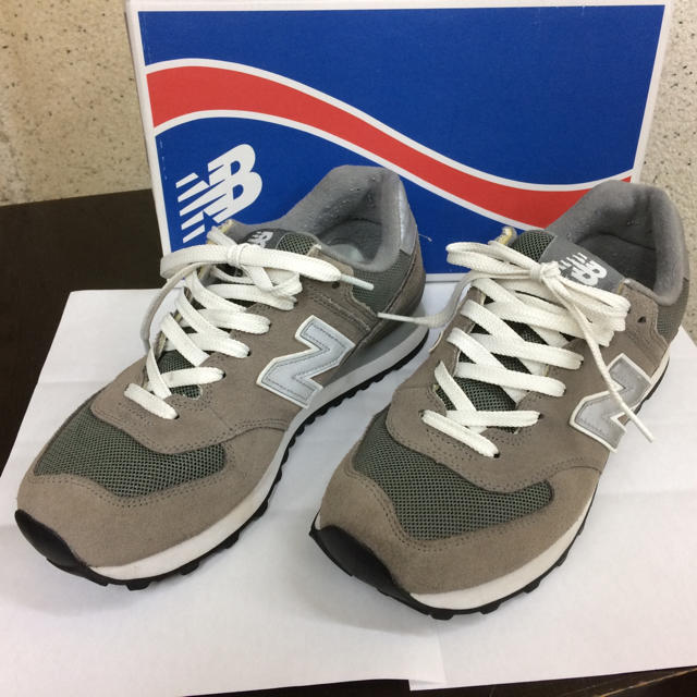 New Balance(ニューバランス)のニューバランス 574   グレー  US8 メンズの靴/シューズ(スニーカー)の商品写真