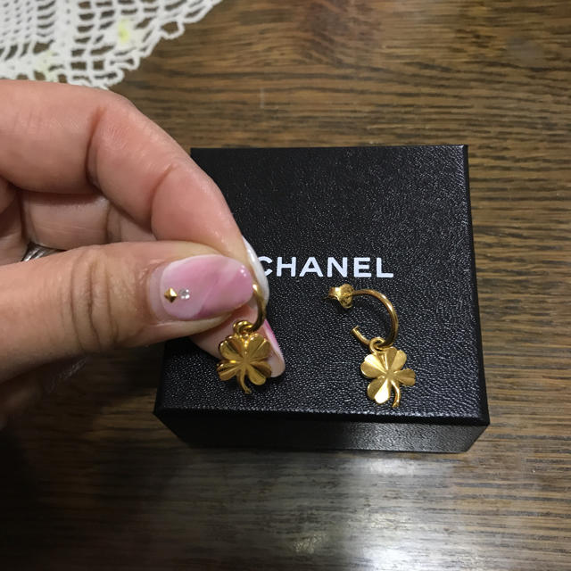 CHANEL ピアス　クローバー