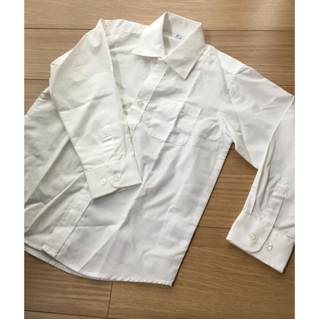 白シャツ キッズ/ベビー/マタニティのキッズ服男の子用(90cm~)(ブラウス)の商品写真