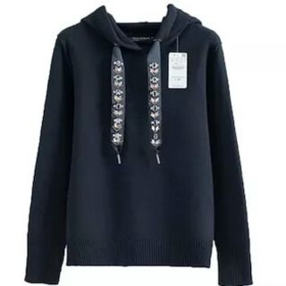 ザラ(ZARA)のビジュー　ニットパーカー　フード　翌日発送(パーカー)