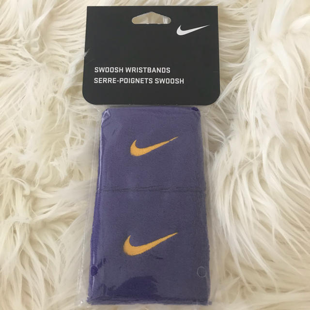 NIKE(ナイキ)のナイキ リストバンド NIKE アメリカにて購入 メンズのアクセサリー(バングル/リストバンド)の商品写真