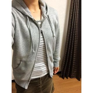 ユニクロ(UNIQLO)のパーカー(パーカー)