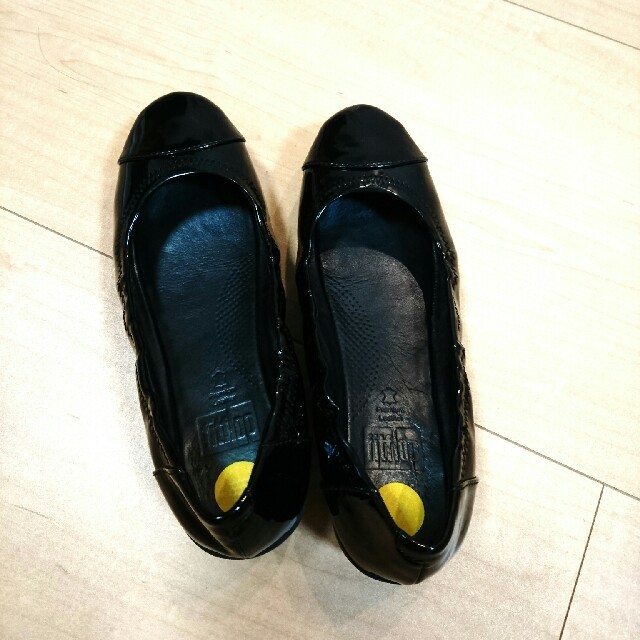 fitflop(フィットフロップ)の半額《フィットフロップ 》エナメルパンプスUS8 レディースの靴/シューズ(ローファー/革靴)の商品写真