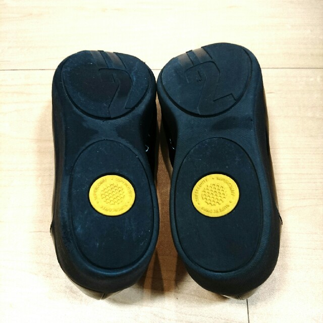 fitflop(フィットフロップ)の半額《フィットフロップ 》エナメルパンプスUS8 レディースの靴/シューズ(ローファー/革靴)の商品写真