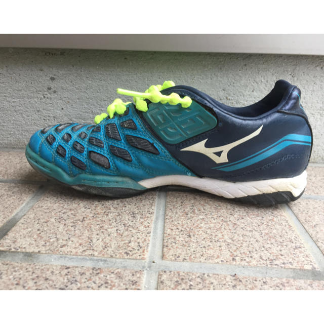 MIZUNO(ミズノ)のミズノ サッカー用？ 22.0cm 紐なし 運動靴 キッズ/ベビー/マタニティのキッズ靴/シューズ(15cm~)(スニーカー)の商品写真